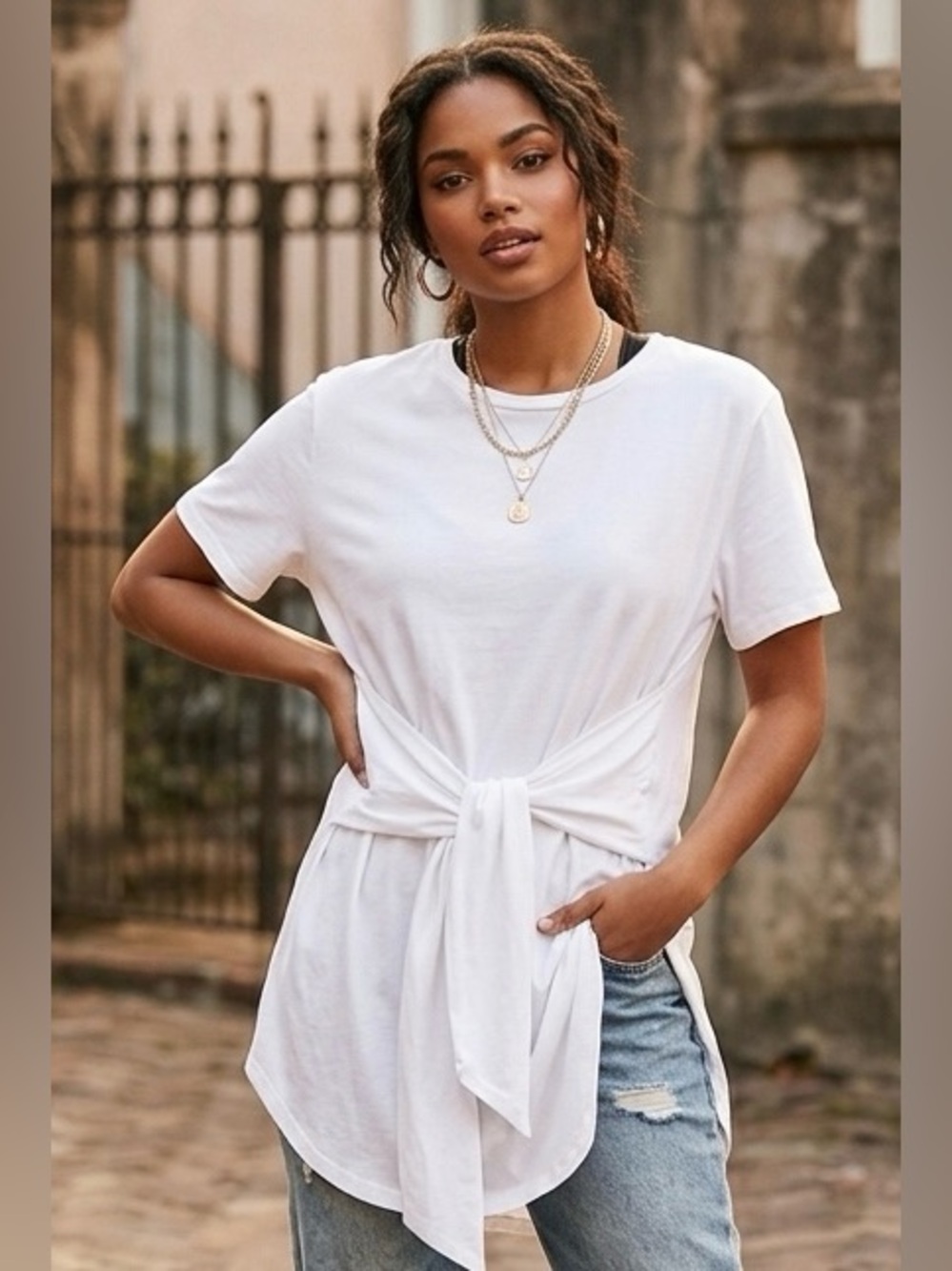 Forever 21 White Elongated Shirt/Tunic, Front Ties, Oval Hemline, Size Small